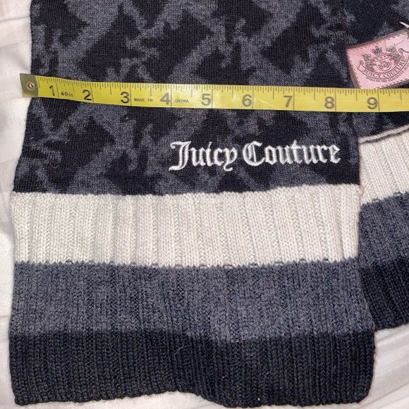72 inch length Juicy Couture 50% wool scarf Yorkshire Terrier Y2K 2000s - Picture 2 of 4